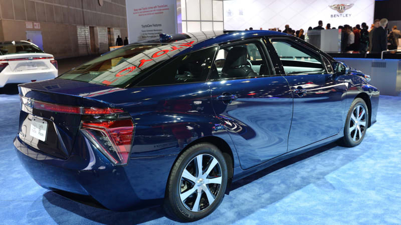 In first 10 days, 600 people say yes to buying Toyota Mirai