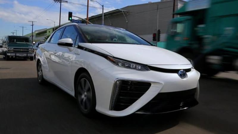 Translogic 164: Driving the fuel cell vehicles of the 2014 LA Auto Show