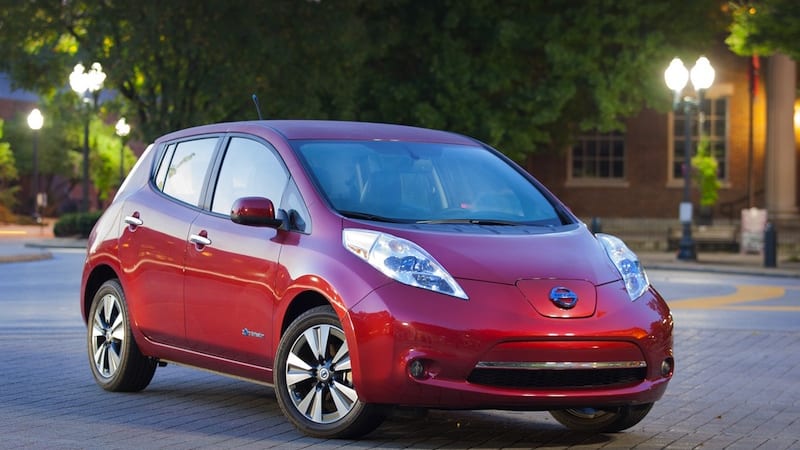 Nissan happy with plug-in vehicles for now, will wait on hydrogen
