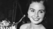  LOS ANGELES &mdash; Jean Simmons, whose ethereal screen presence and starring roles with Hollywood's top actors made her a mid-century film icon, has died at age 80. The...