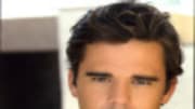  He's tall, dark and handsome and often recognized -- though not by name. David Walton, starring in NBC's new series Perfect Couples, is said to look like Colin Farrell, ...