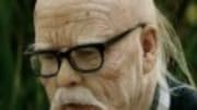  This Discovery star is unrecognizable, isn't he? It is a he, right? Honestly, the make-up job is so good, nothing would surprise me.... ...