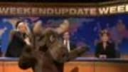  Now even though she declined to rap on Saturday Night Live, is Sarah Palin holding out on us when it comes to busting a move? She managed to hop and bop in the backgroun...