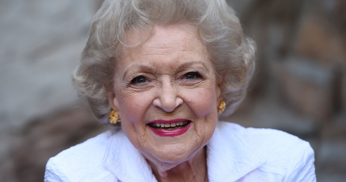 10 Funny Tweets About The Hilarious Betty White On Her 95th Birthday