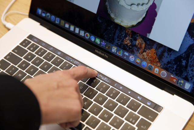 PC使用可の米国司法試験、最新MacBook Proを持ち込み禁止に。原因はタッチバー