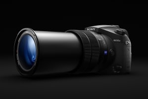 Sony's RX10 III zoom camera steps up to a 24-600mm lens