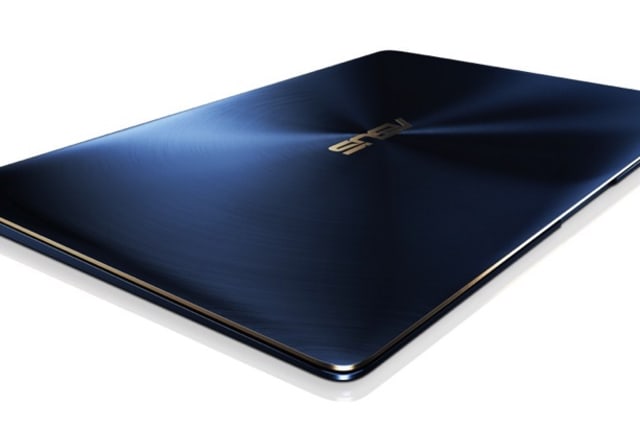 動画：MacBook対抗馬、ASUS ZenBook 3 レビュー。薄軽ノートPCながら押し応えあるキーボードが魅力。静音うたうファンの動作音
