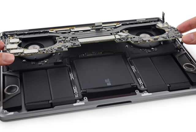 タッチバー付き13インチMacBook Proは「ほぼ修理不可能」、RAMもSSDもハンダ付け