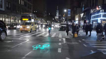 レーザーで即席自転車レーンを投影、NY市の自転車シェアCiti Bikeがレーザー前照灯を導入へ