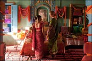 Julia Roberts and Russhita Singh recite Sanskrit shlokas