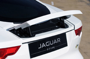 lead8-2015-jaguar-f-type-r-fd.jpg