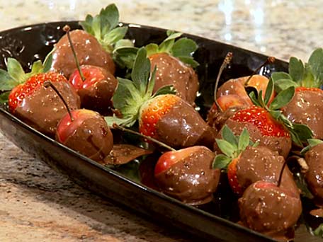 Chocolate Fondue with Fresh Fruit