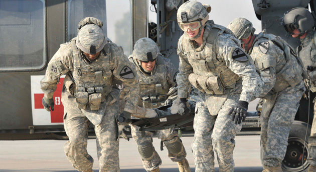 US soldiers in MEDEVAC training