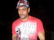 Salman fans go berserk