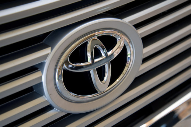 toyota outsells gm #3