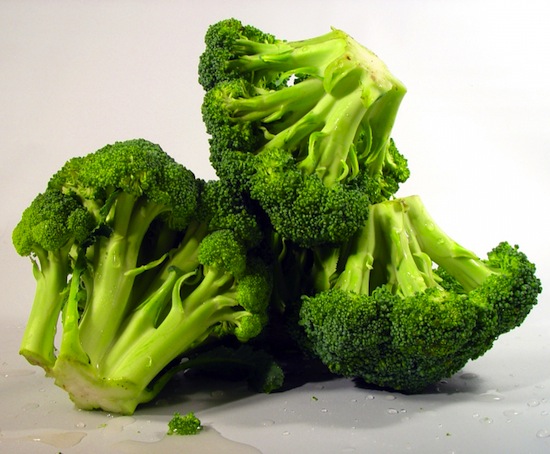 broccoli, foods that hydrate and burn calories