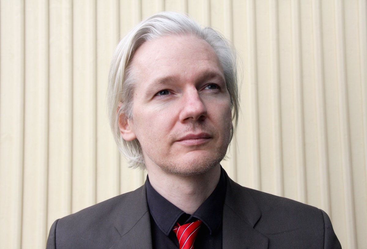 UK police pull Assange embassy guard after wasting millions waiting