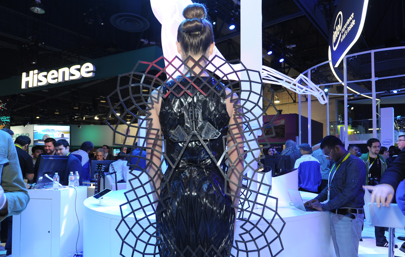 Intel&#039;s conceptual Adrenaline Dress gets upset when you do