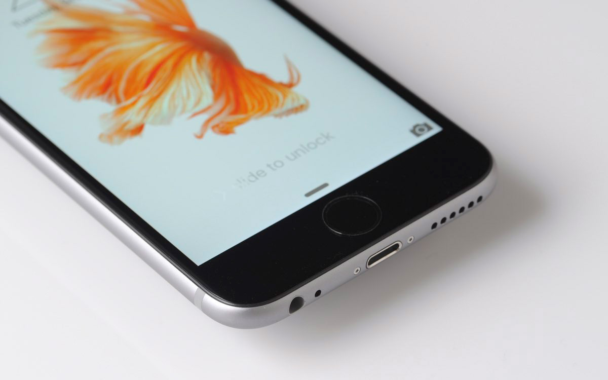 photo of Apple's next iPhone reportedly ditches the headphone jack image