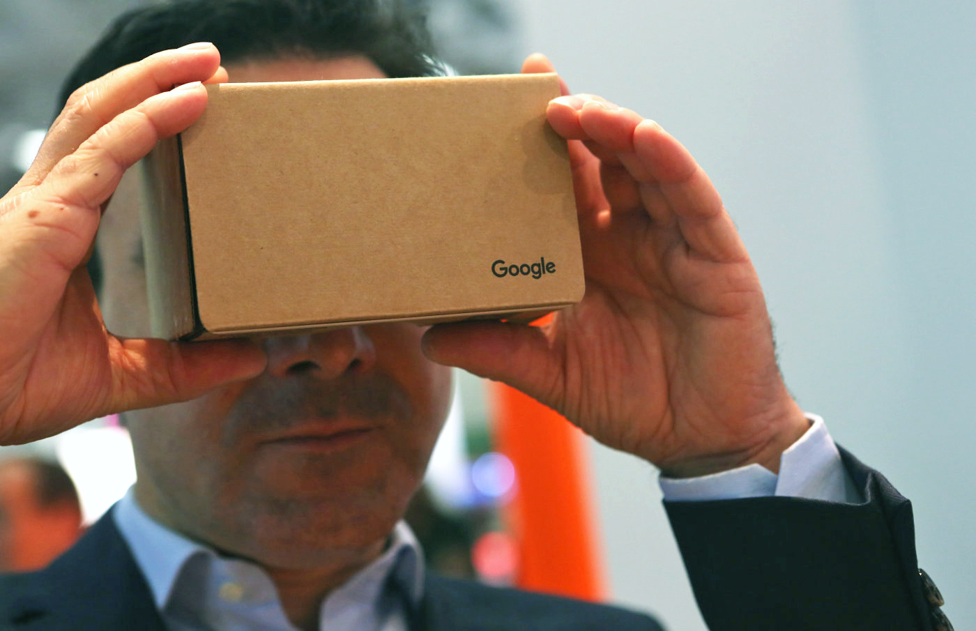 photo of WSJ: Google is working on a standalone VR headset, too image