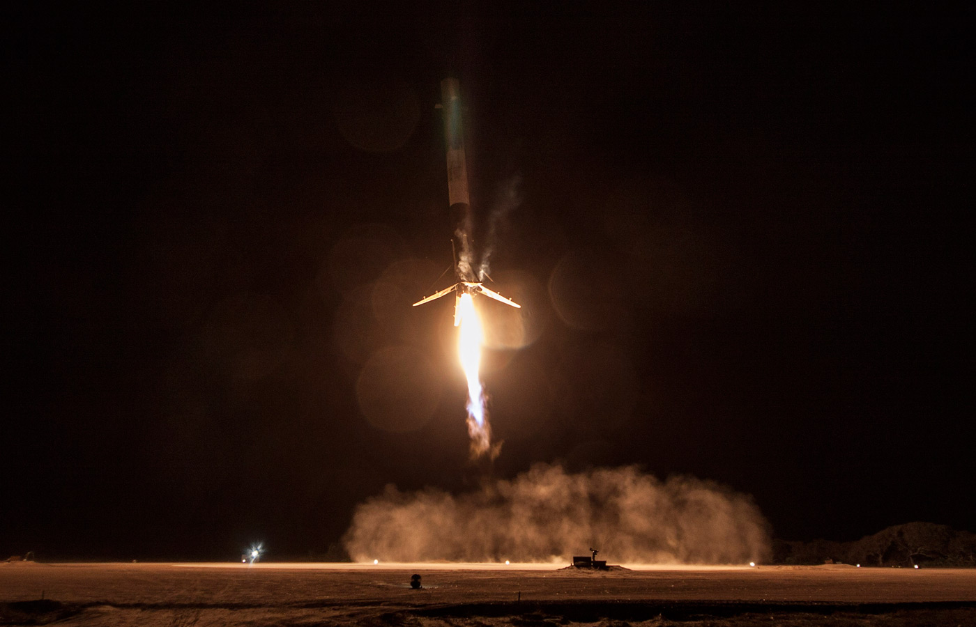 Here&#039;s a close look at SpaceX&#039;s historic rocket landing