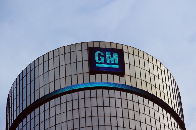 GM logo on Renaissance Center