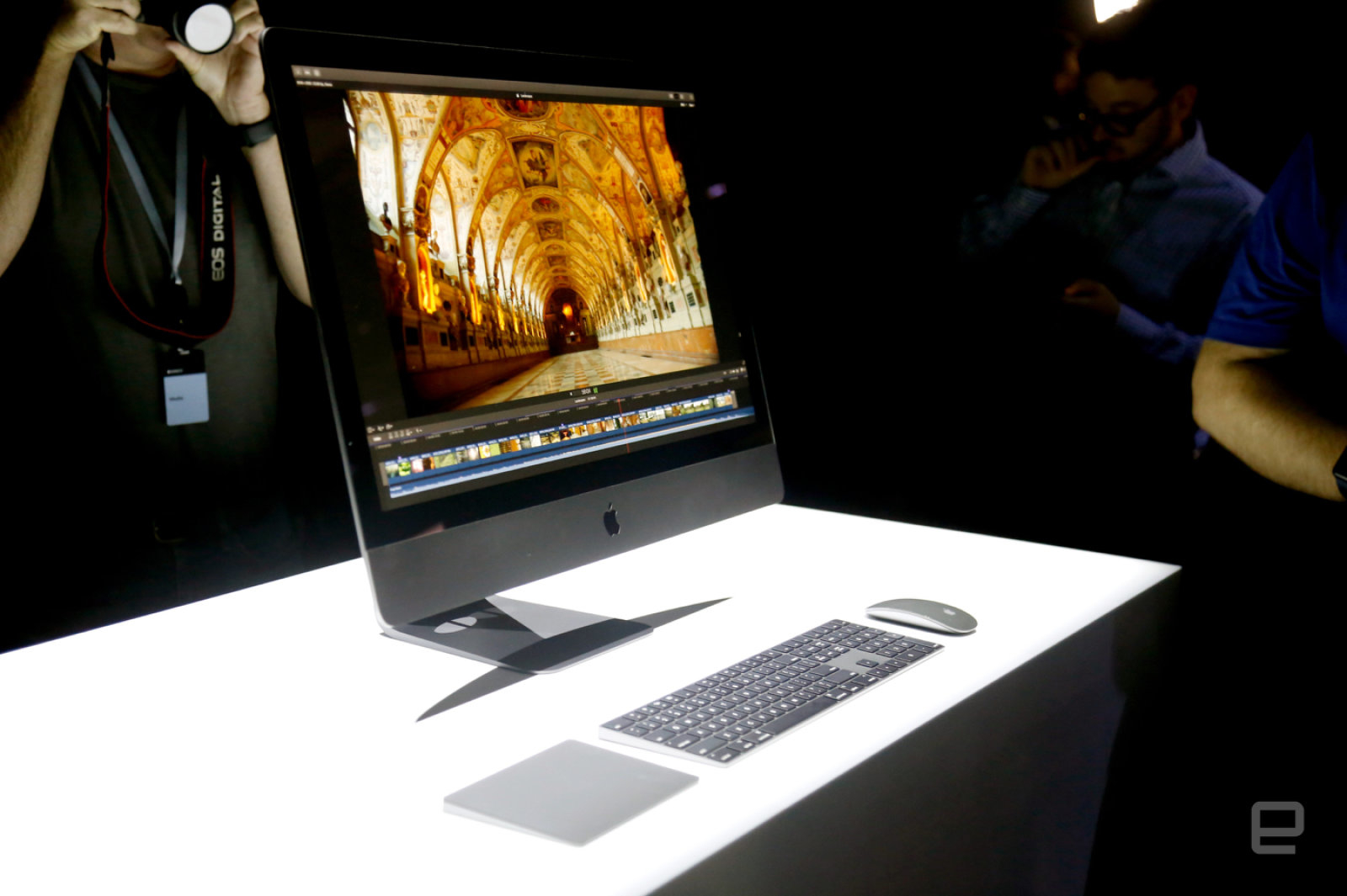 Los nuevos iMac Pro podrían tener control por voz con Siri