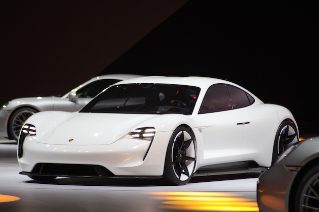 【フランクフルトモーターショー2015】ポルシェ、初の電気自動車「ミッション E」を発表