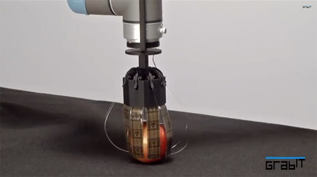 photo of Robotic hand uses the power of static electricity to pick up objects image