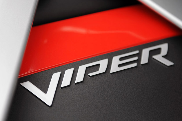Dodge Viper SRT engine emblem