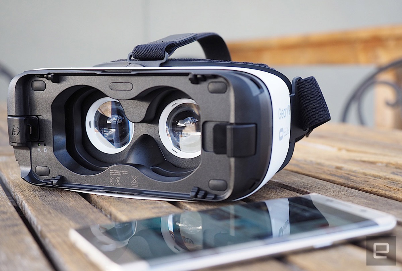 photo of Samsung Gear VR users can mingle on AltspaceVR image