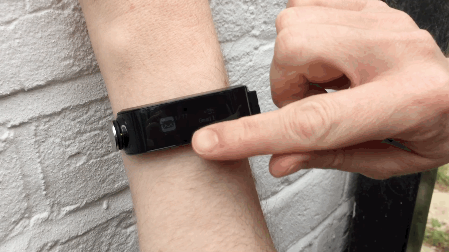 Uno&#039;s speed-reading wristband feels like a work in progress