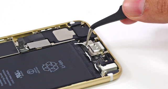 photo of Take a look at the guts of the iPhone 6+ with the iFixit teardown video image