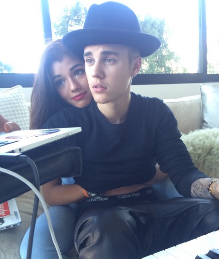 Justin Bieber Posts Sexy Selfies With Yovanna Ventura Is He Trying To Make Selena Gomez Jealous 