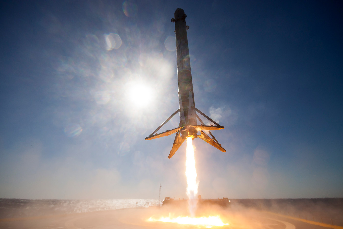 Watch a 360-degree video of SpaceX&#039;s rocket landing at sea