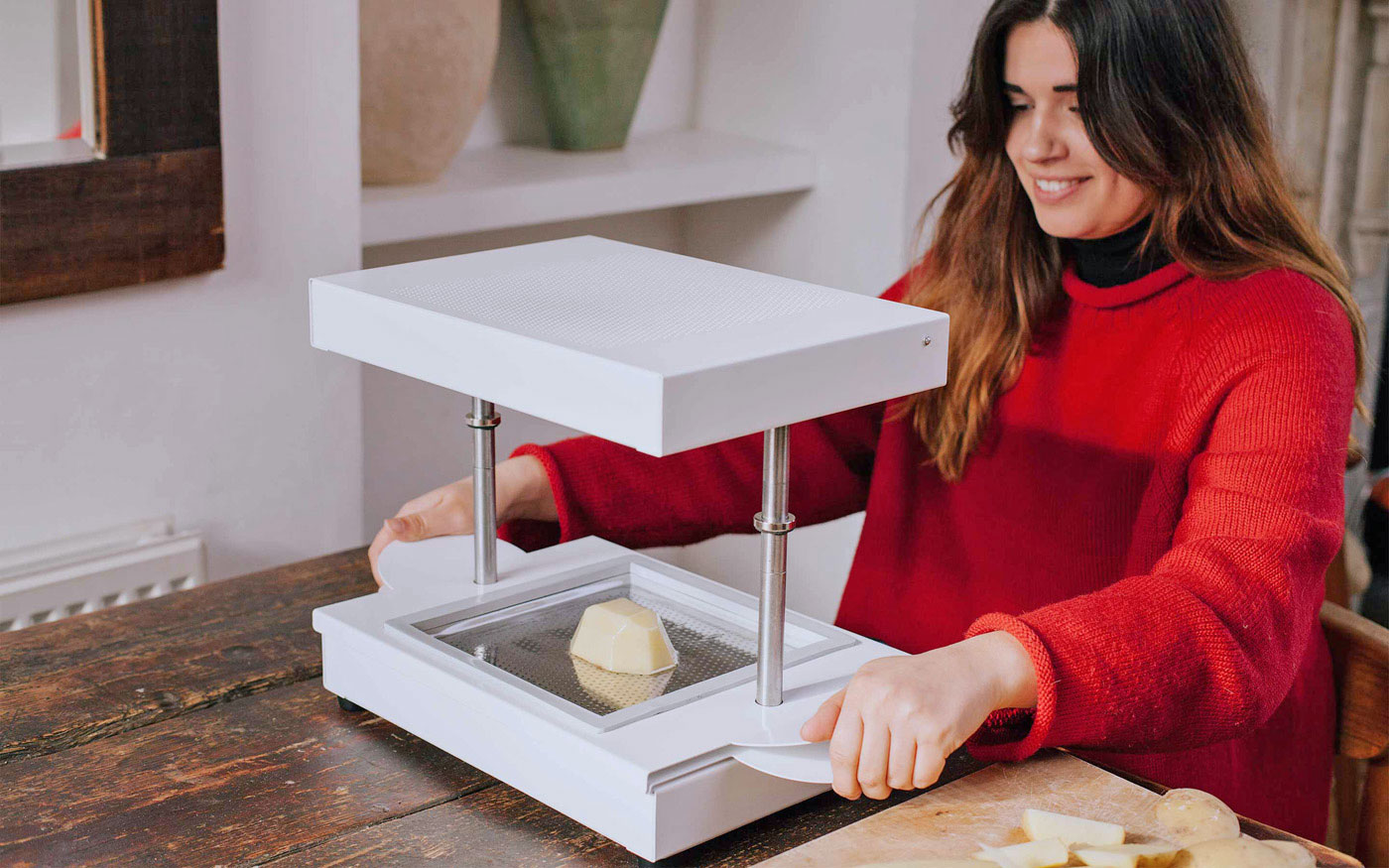 FormBox brings a vacuum-forming factory to your home