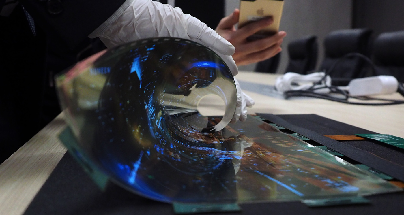 LG&#039;s rollable OLED display is my CES dream come true