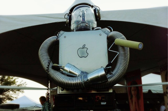 photo of The Apple robot image