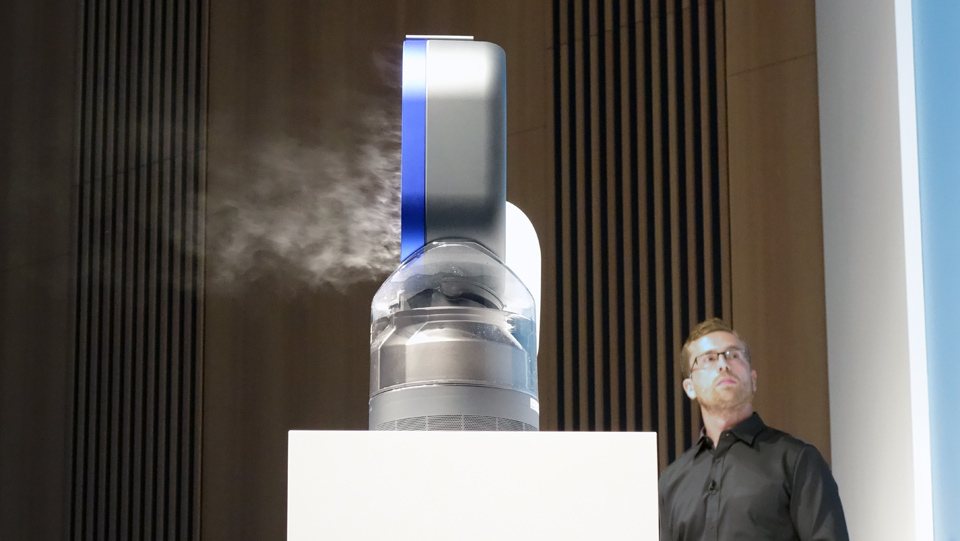 photo of Dyson tackles the humidifier, kills water-based bacteria with UV light image
