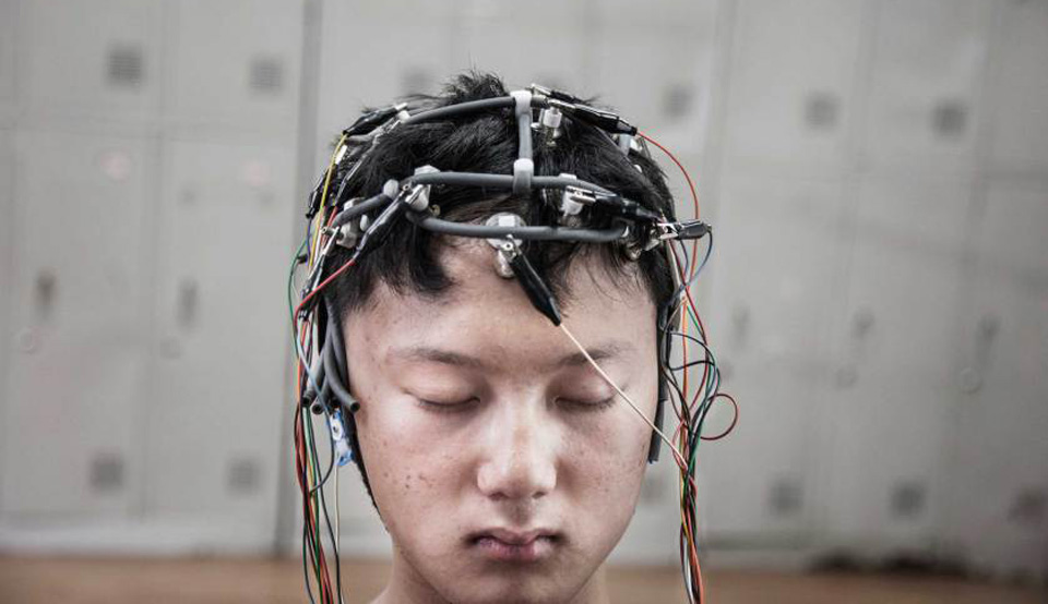 Monitoring the brain of a teen suffering from game addiction