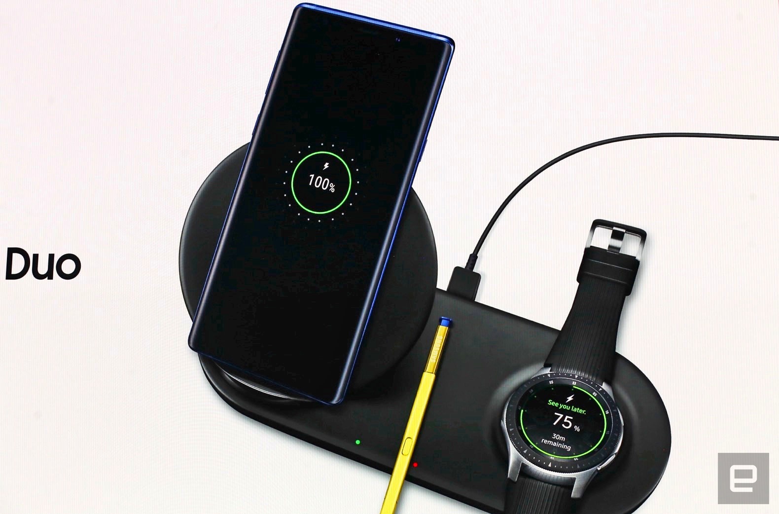 Samsung's Wireless Charger Duo powers up your phone and smartwatch | Engadget | Bloglovin’