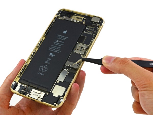 iFixit cracks open an iPhone 6 Plus to get at the massive battery inside
