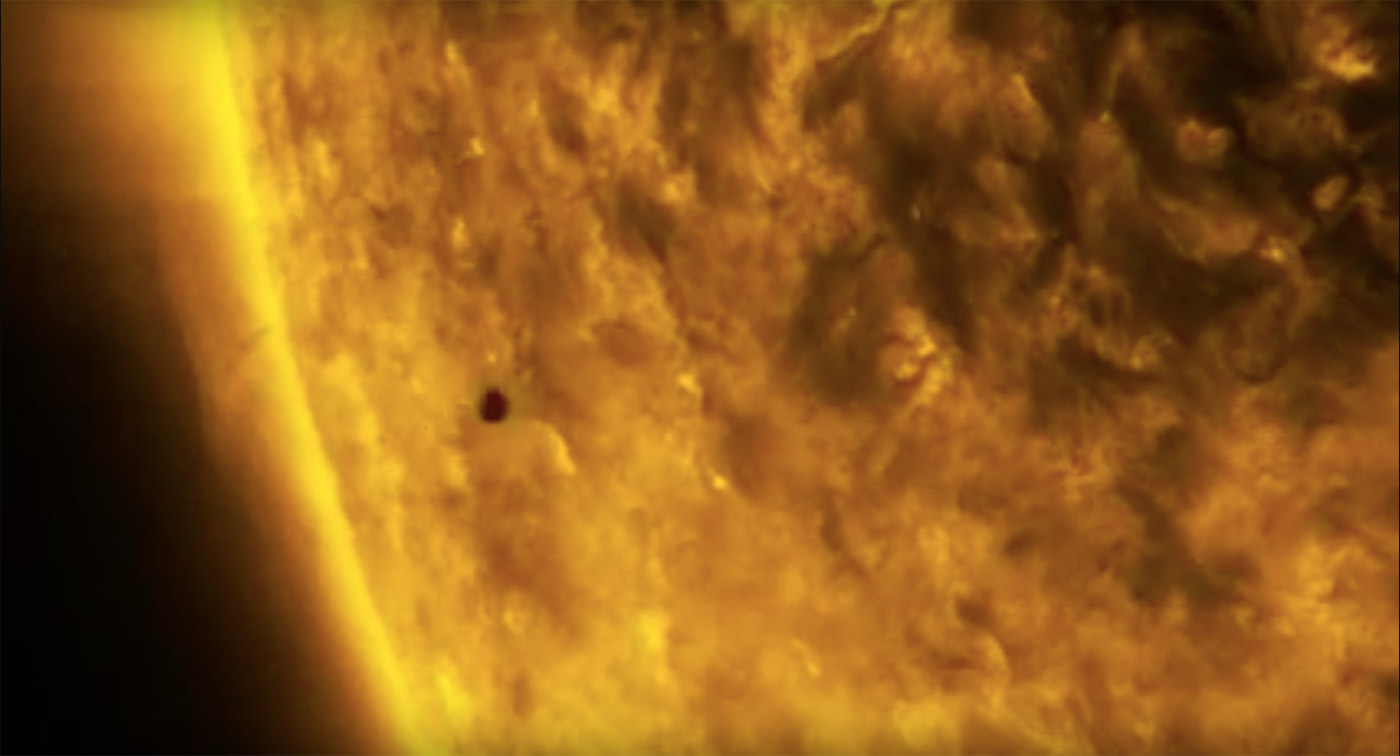 NASA films Mercury crossing the sun&#039;s surface