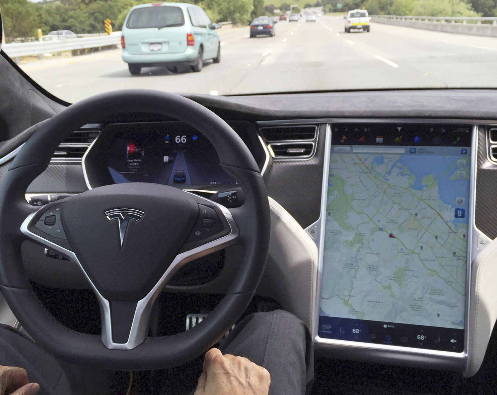 photo of Tesla won't let its cars autonomously drive for Uber or Lyft image