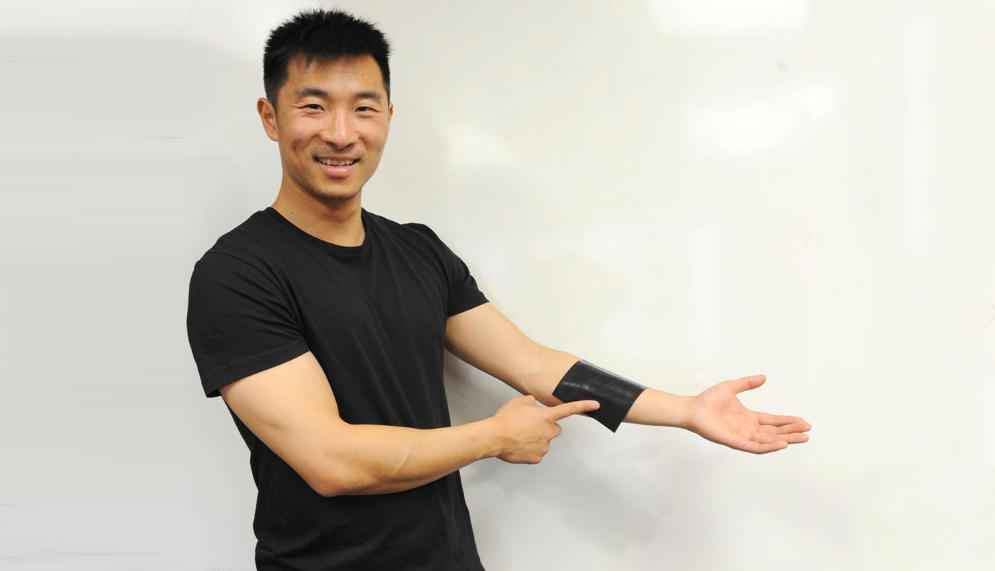photo of Stretchable square of rubber doubles as a keyboard image