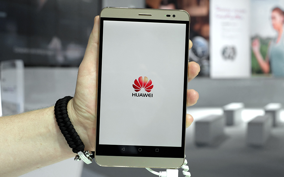 photo of Huawei's MediaPad X2 is a phone with a 7-inch display image