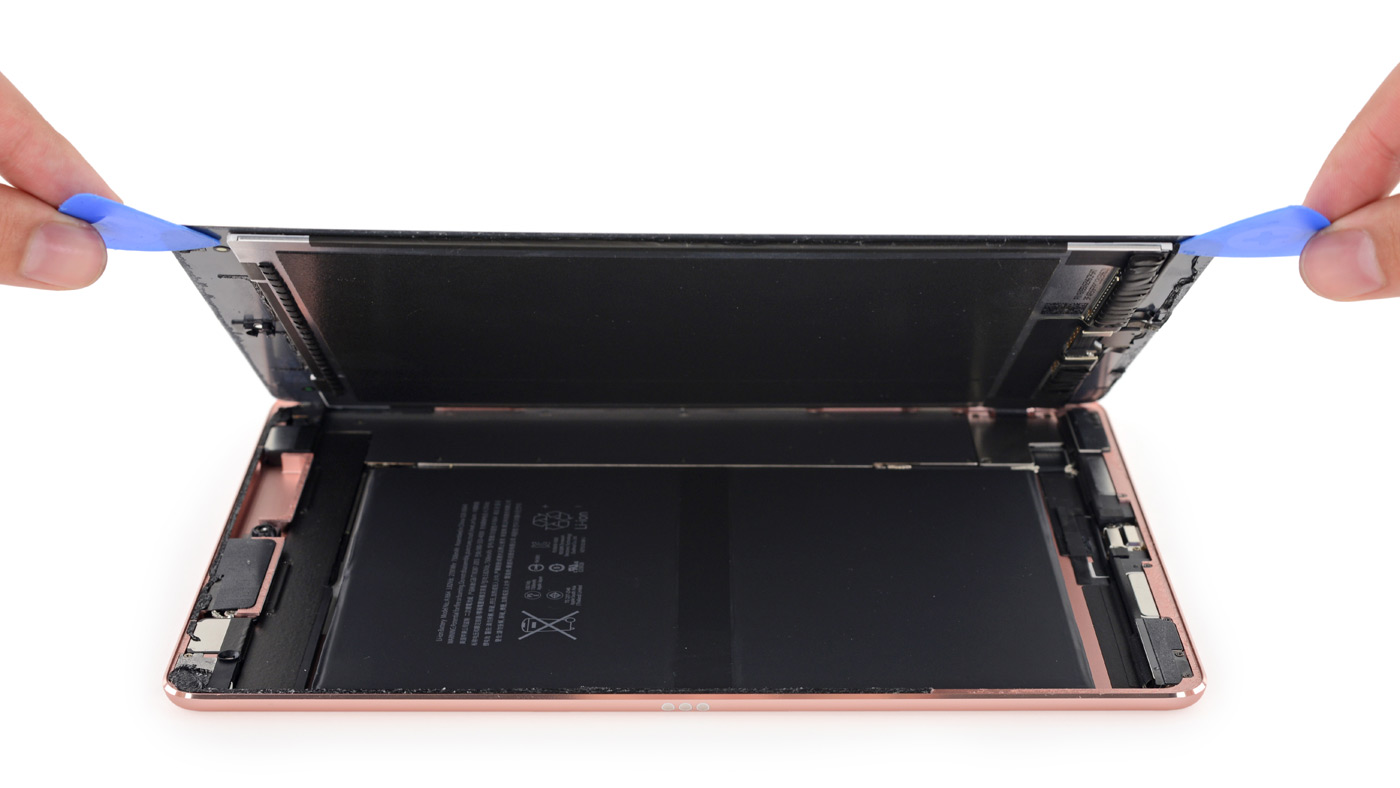 iFixit tears apart the 9.7-inch iPad Pro