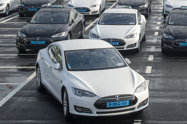 photo of Official: Amsterdam's Schiphol airport launches fleet of 167 Tesla electric taxis image