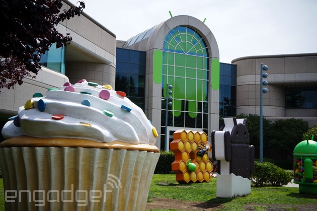 Android Cupcake, Honeycomb, Ice Cream Sandwich and Jelly Bean statues
