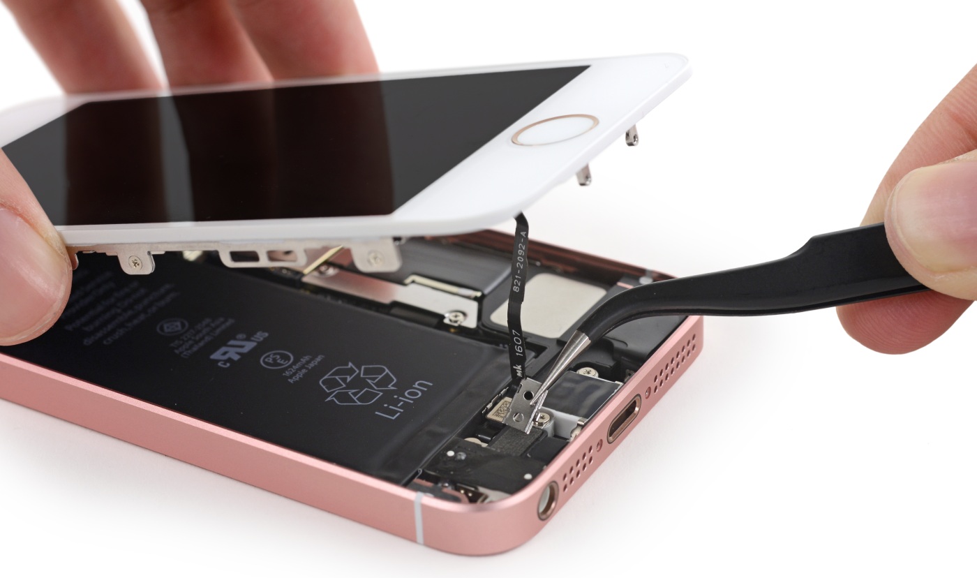 iFixit shows you what&#039;s inside an iPhone SE